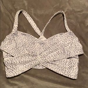 Lululemon sports bra size 8